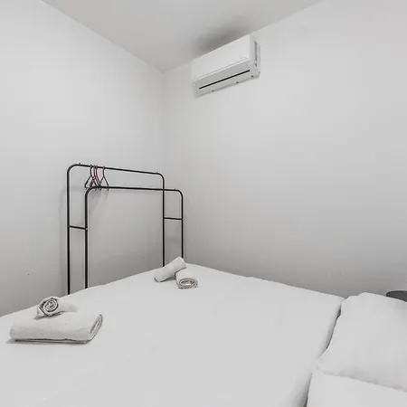City Center Comfy Studio 500 Mbs Apartamento Durrës