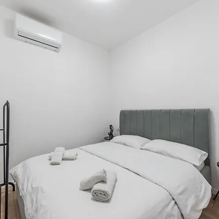 Apartamento City Center Comfy Studio 500 Mbs