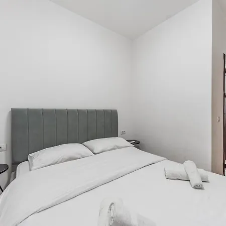 City Center Comfy Studio 500 Mbs * Durrës